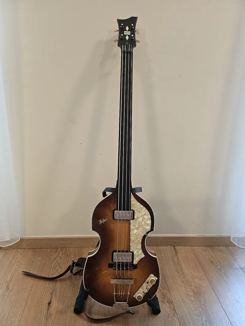 Höfner H5001-62 Fretless