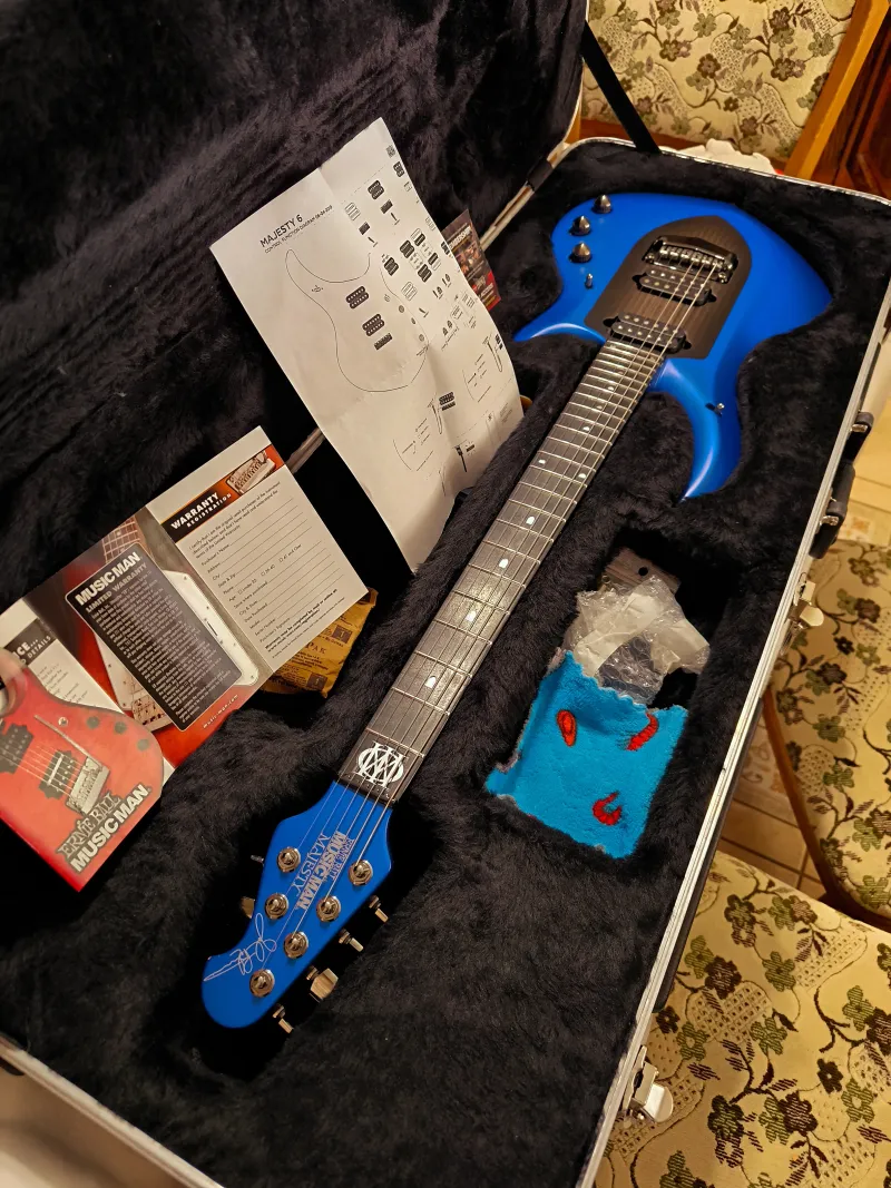 Music Man Majesty siberian shapphire Elektromos gitár