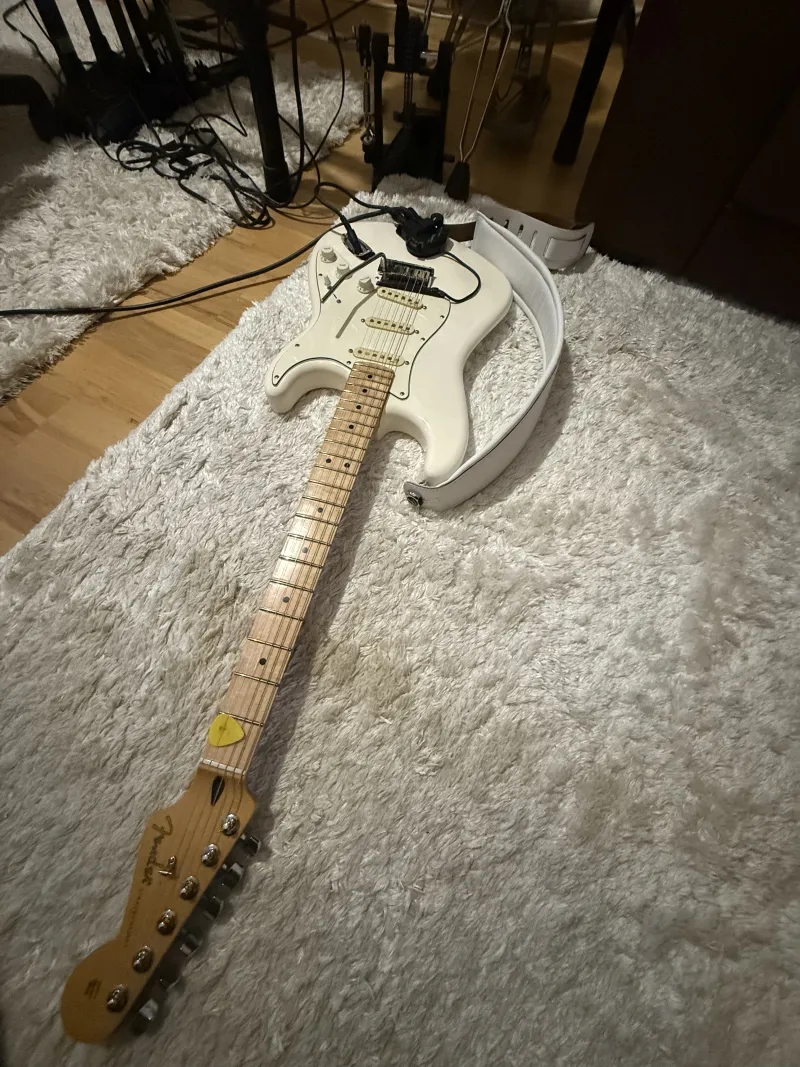 Fender Stratocaster Elektromos gitár