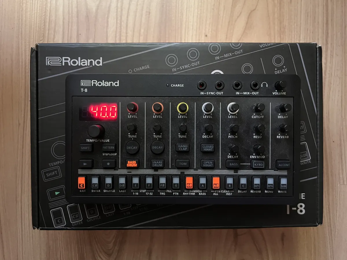 Roland Aria T8 Dobgép