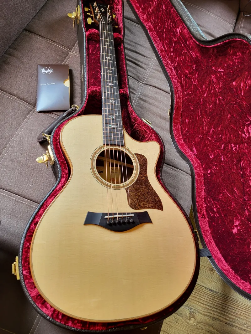 Taylor 712CE V-Class Elektroakusztikus gitár