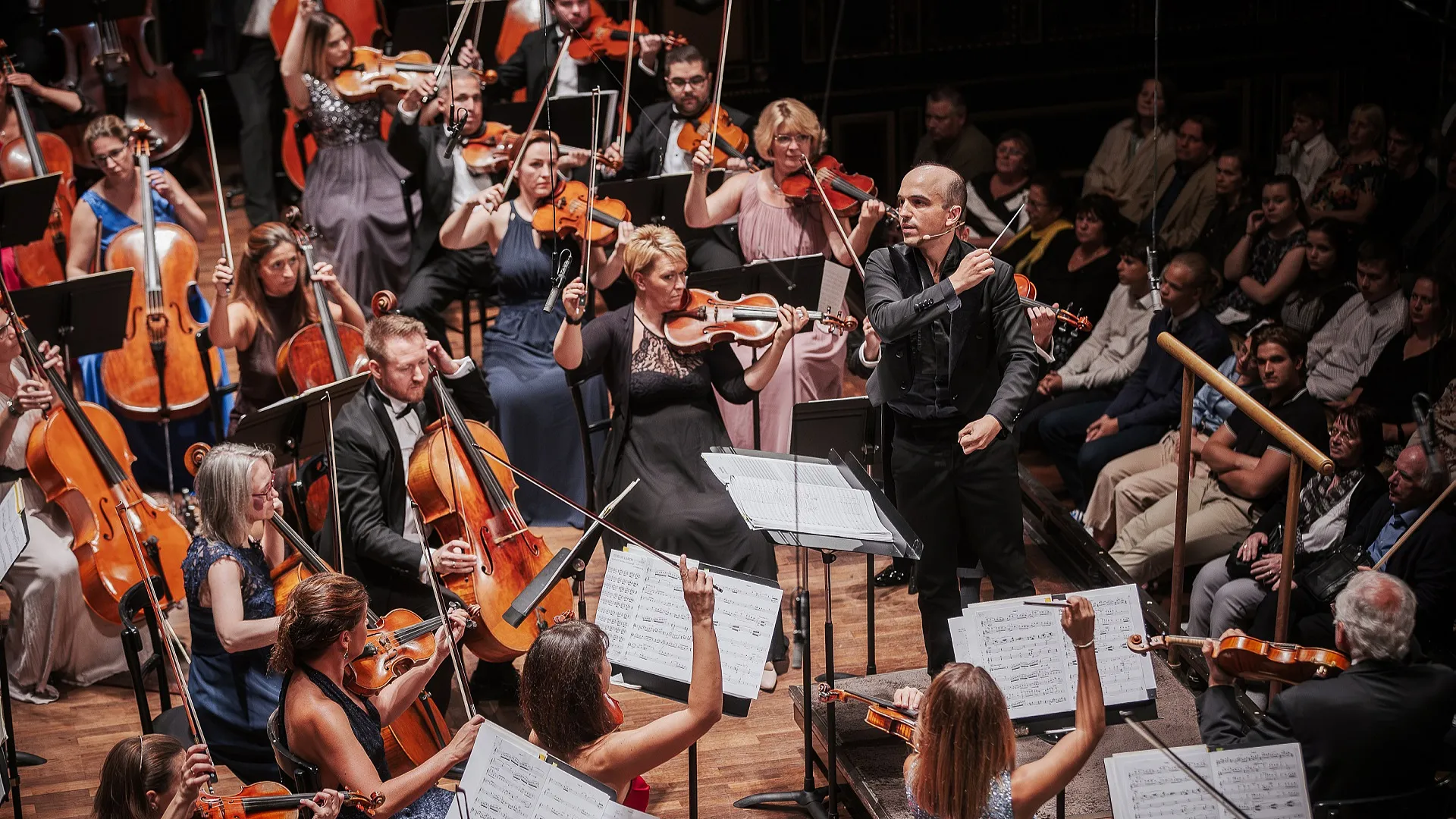 „Az Élet dalai – Összetartozunk, játszunk, jelen vagyunk” – évadot hirdetett a Danubia Zenekar