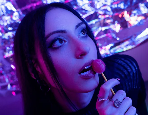 Taste of your lips megjelent cari legujabb klipje