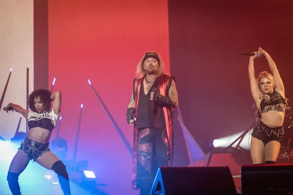 A jora sorozott buli milyen volt a motley crue budapesten