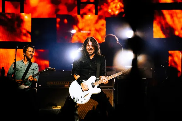 Fájdalomtól üvölteni. Foo Fighters: But Here We Are (lemezkritika)