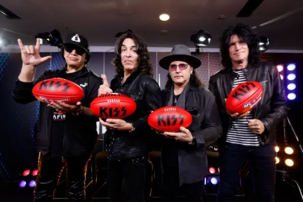 KISS - 3 dal és 100 ezer ember