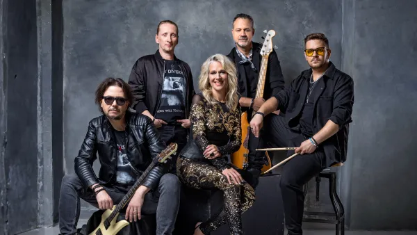 Wolf Kati: Elfelejted a gondjaidat, visz magával a zene, szabad vagy!