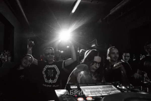 Újra szól a techno hétvégén a Fabrikában