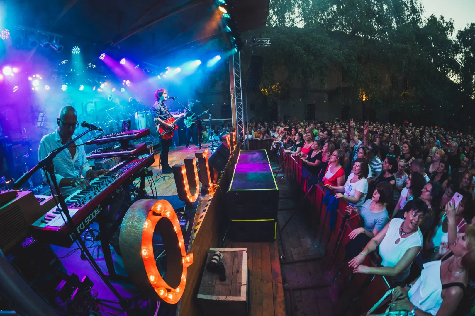 A régi klubkoncertek hangulatát idéző turnéra indul a Quimby