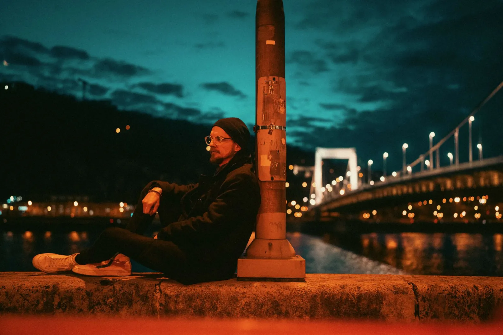 A törékenység ereje – Premieren Andor Sanderson dupla lemeze, a Fragments / Daydream