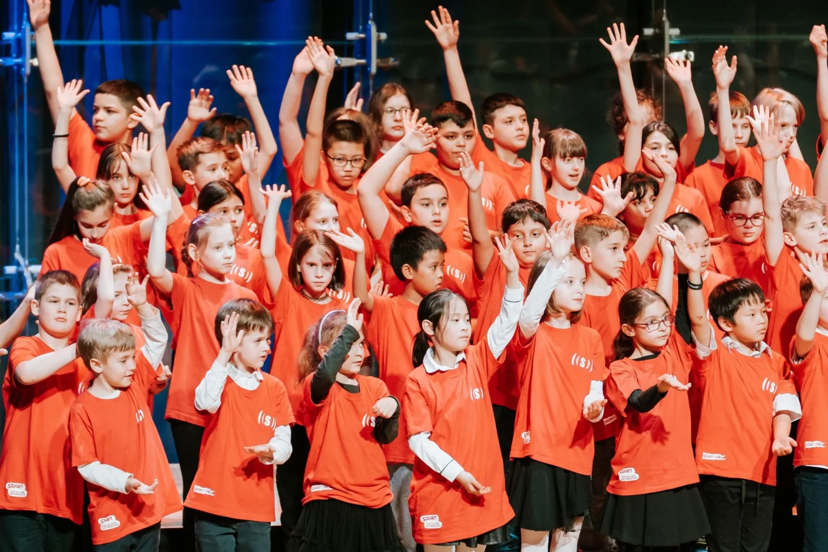 Ismét sztárvendégekkel lép fel a Superar kórus a Magyar Zene Házában