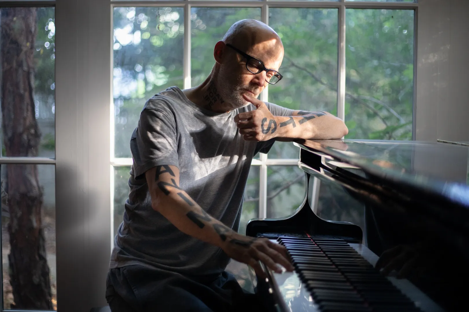 Letisztult hangzás, mély reflexió – Megérkezett Moby új lemeze