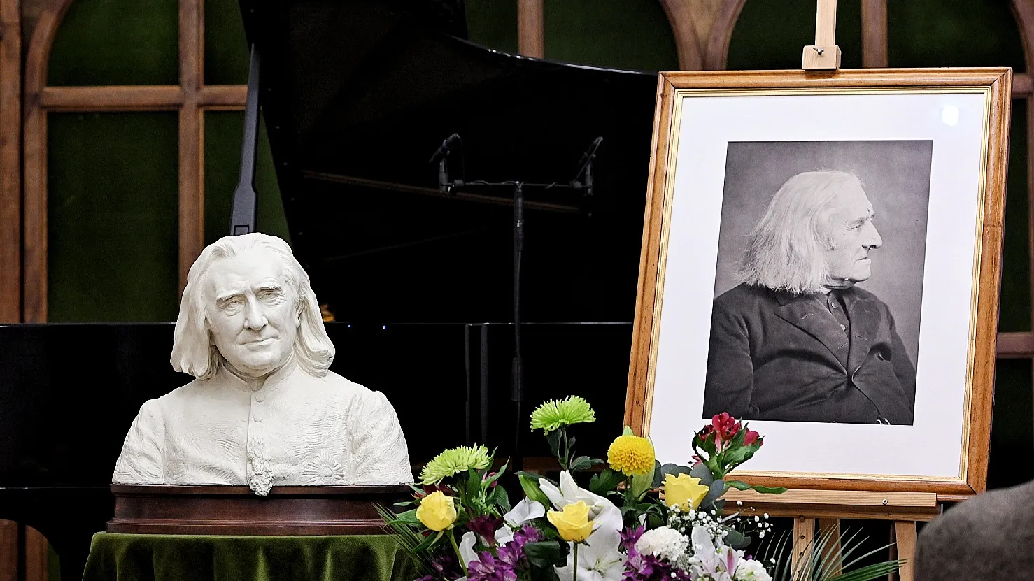 Liszt Ferencet ábrázoló szoborral és fotóval  gazdagodott a Liszt Múzeum