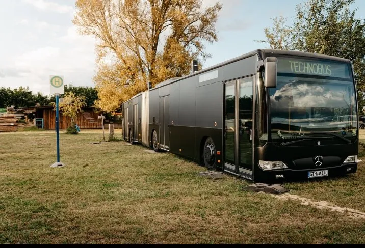 Megkezdte szolgáltatását a Technobus