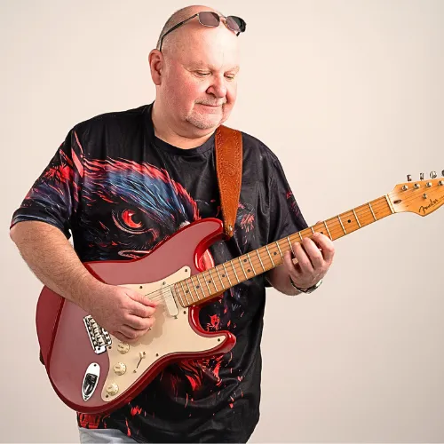 Kondor Csaba gitártanár