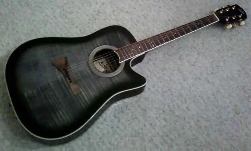   Elektroakusztikus gitár
