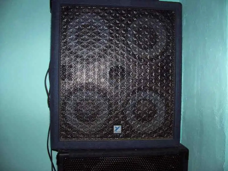 Yorkville 410 Basszus láda