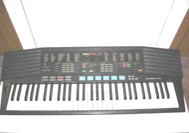 YAMAHA PSR-47 Synthesizer