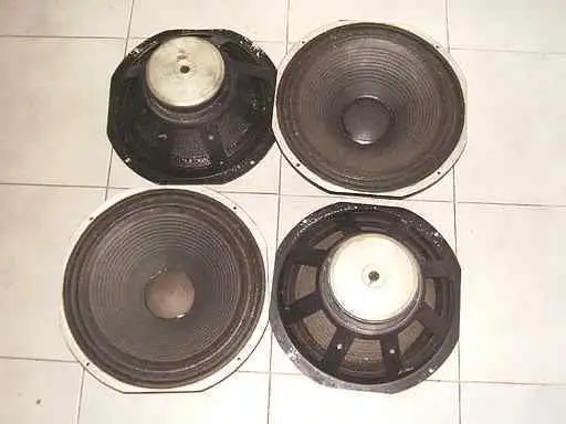 Reflex R 150 Hangszóró