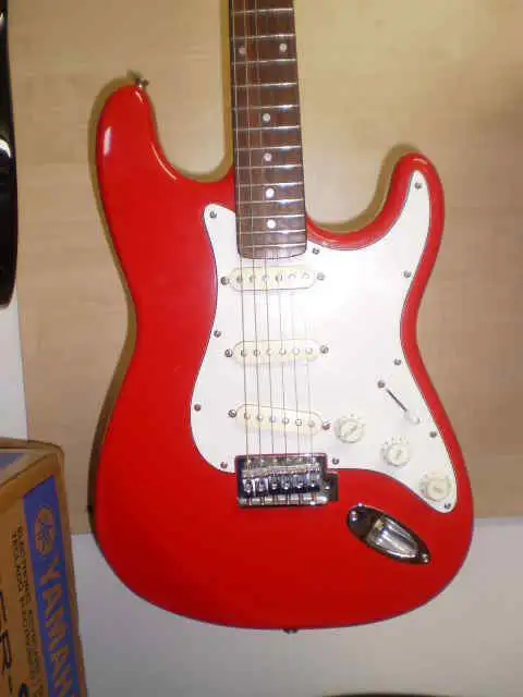  Stratocaster Elektromos gitár