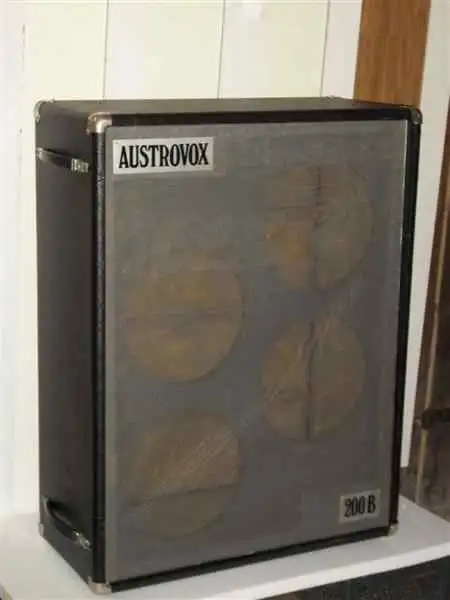  200B 4x12-es üres Hangláda