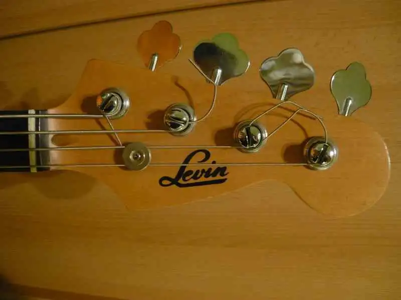 Levin Jazz bass Basszusgitár