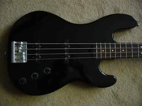 Action 2001 Basszusgitár