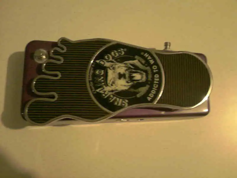 Charlie stringers Sarling dogs Pedal de volumen