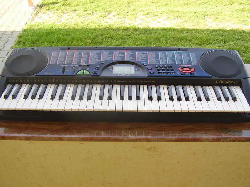 Casio CTK-495 Synthesizer