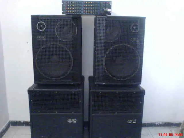  600W Hangláda