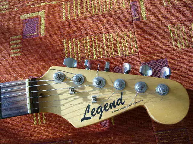  Stratocaster Elektromos gitár