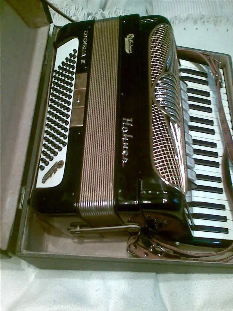 Hohner Cornelia III Tango Akkordeon 