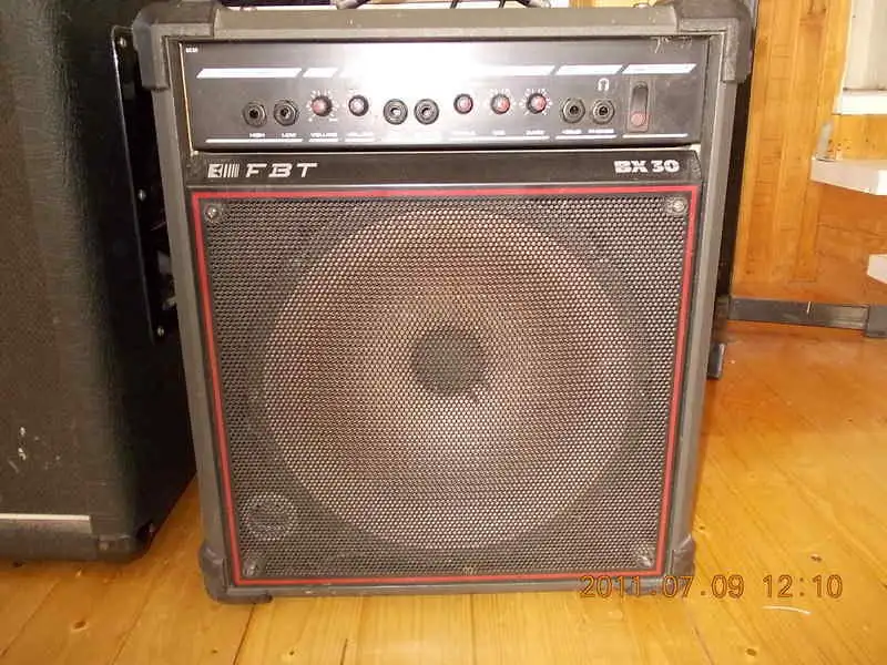 FBT Bx30 15 HANGSZÓRÓ Basszuskombó