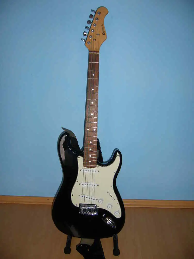 Dimavery ST 303 Elektromos gitár