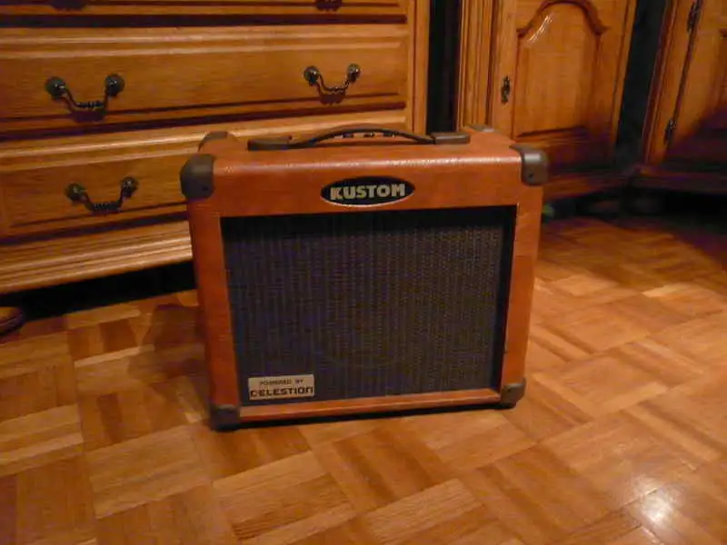 Kustom KAA16 Acoustic guitar amplifier