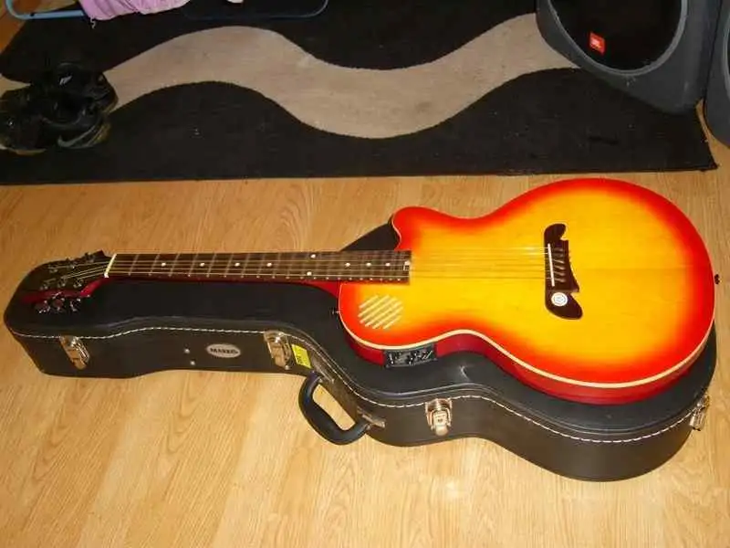  Elektroakusztikus Lapgitár Elektroakusztikus gitár
