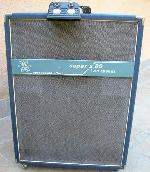 CR CBS LESLIE Gitarový zosilňovač