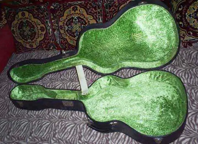  Gitár keménytok Estuche rígido