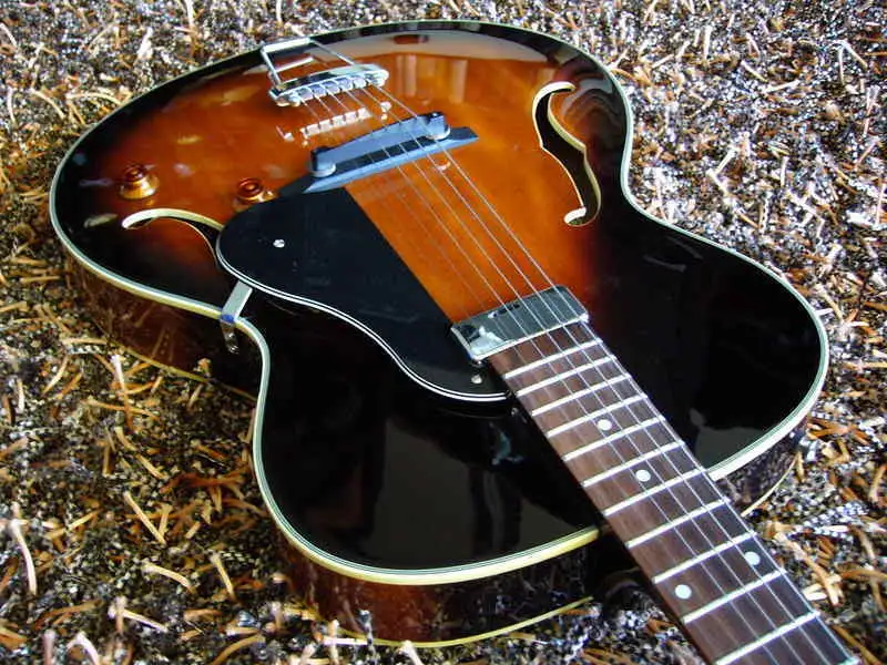 Washburn HB15TS Jazz guitar