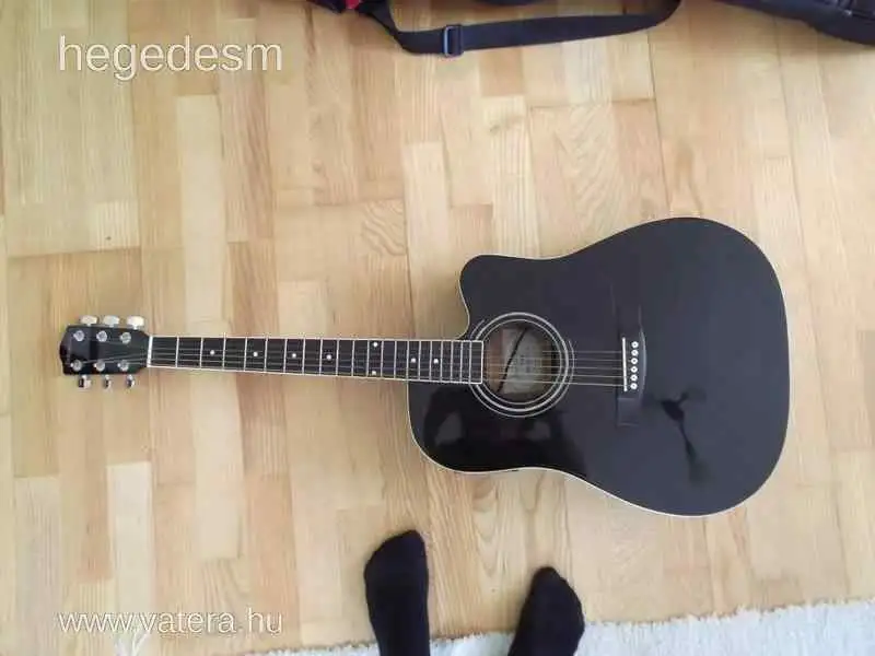 Johnson JSPA-4BEQ Elektroakusztikus gitár