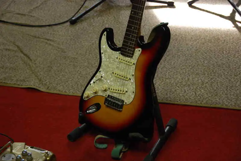  Stratocaster Balkezes elektromos gitár