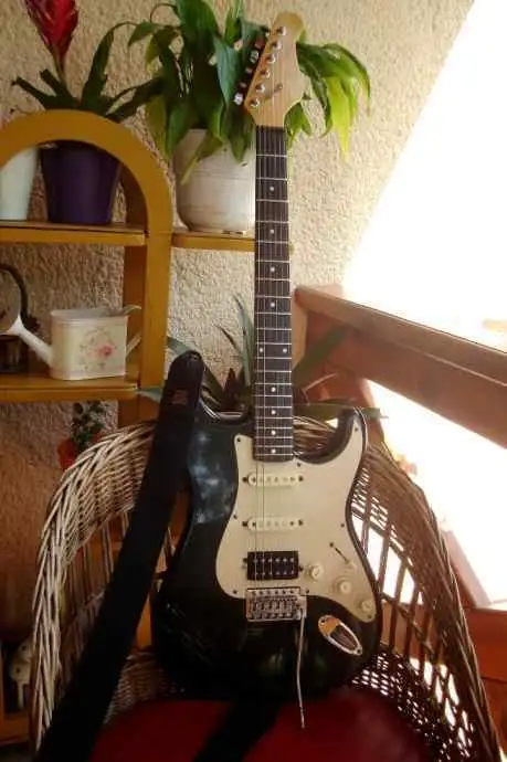  Koreai Strat+hangminta Guitarra eléctrica
