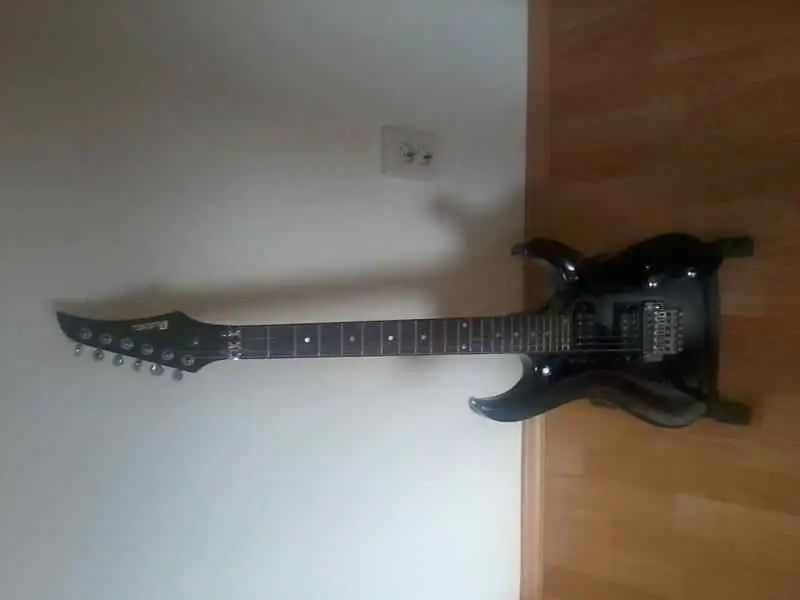  FR-530 Black Elektromos gitár