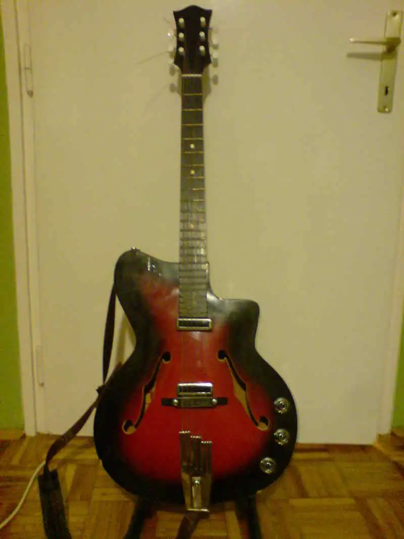 Kremona Kazanlik Elektroakusztikus gitár