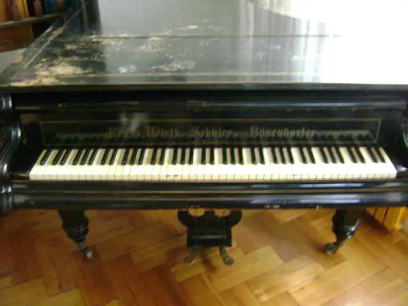 - Franz Wirth Shrüler v. Bösendorfer Zongora