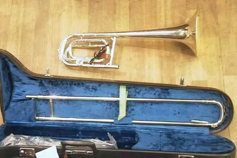  Lark Trombon Harsona