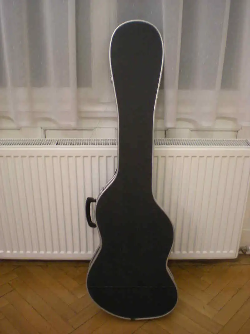   Basszusgitár keménytok