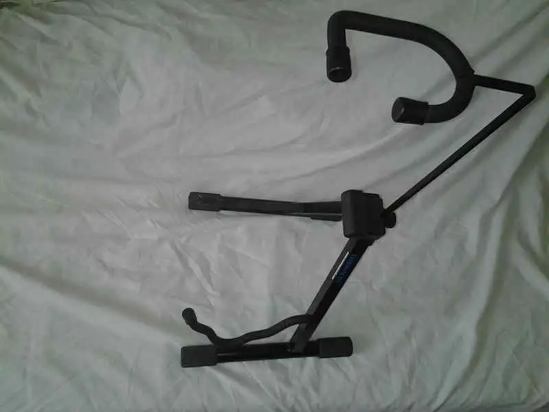  Gitárállvány Guitar stand