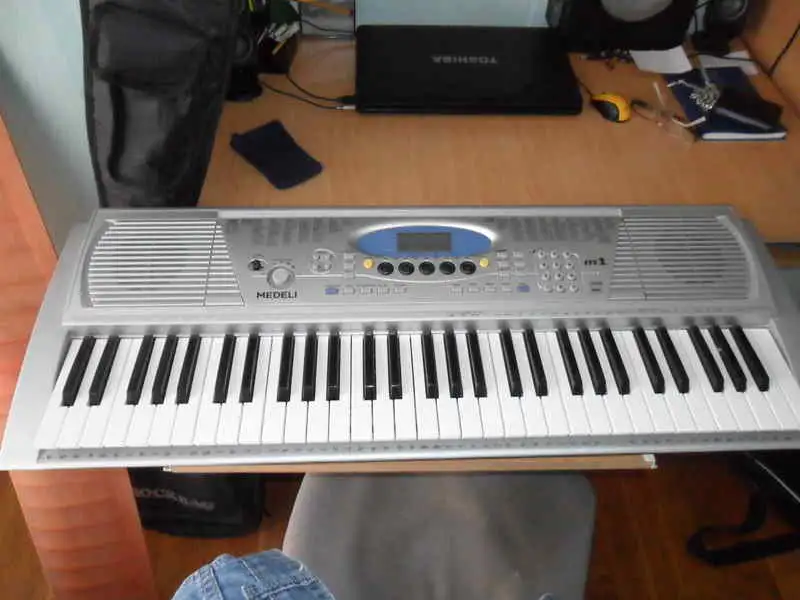  M1 Synthesizer