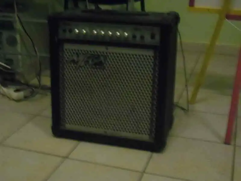  Pl 60 Gitárkombó